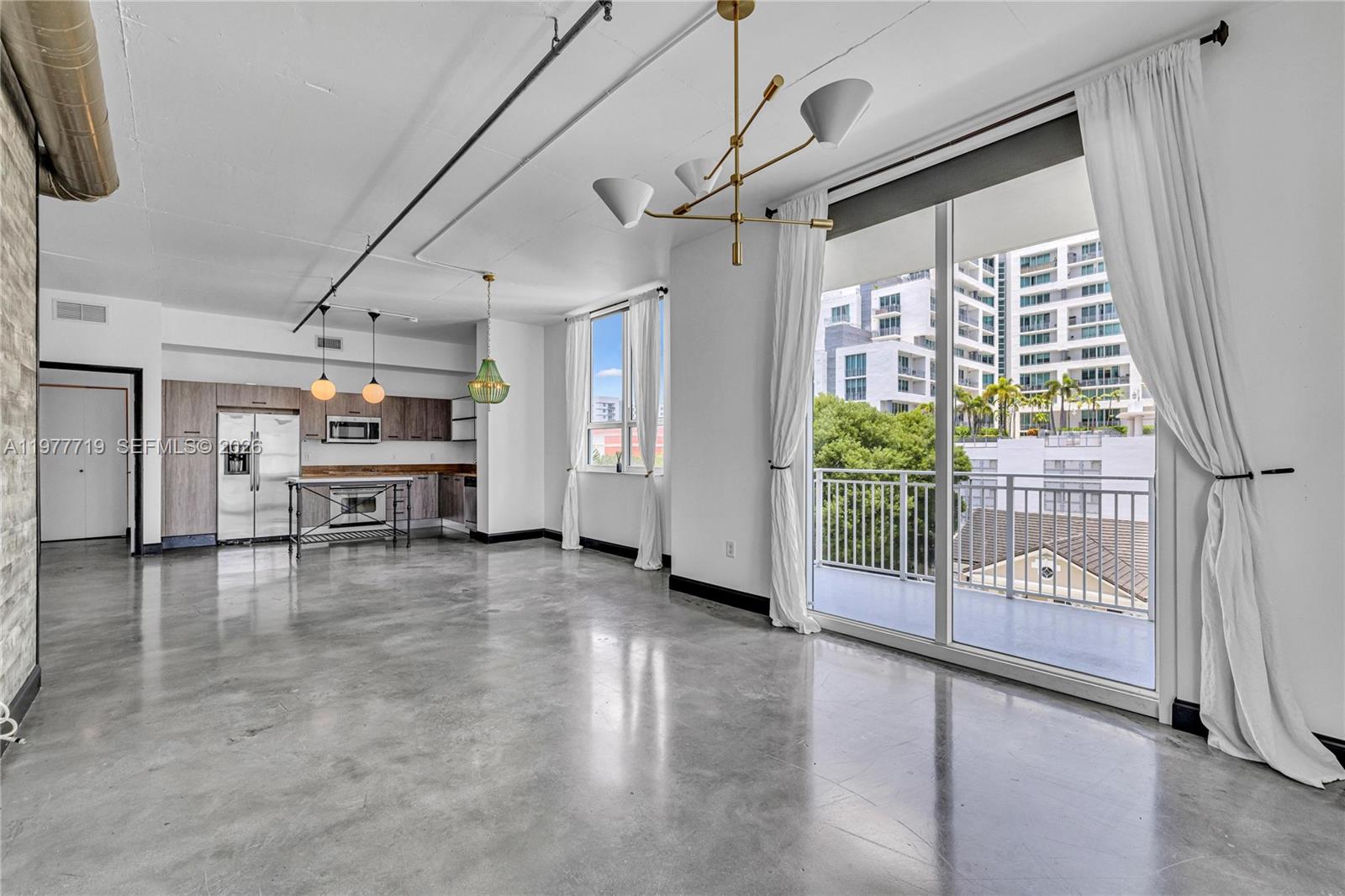 UPTOWN LOFTS CONDO - Residential