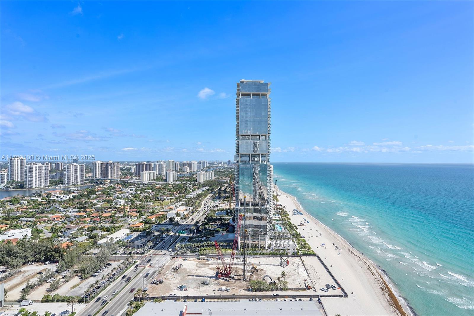 TRUMP ROYALE - Residential