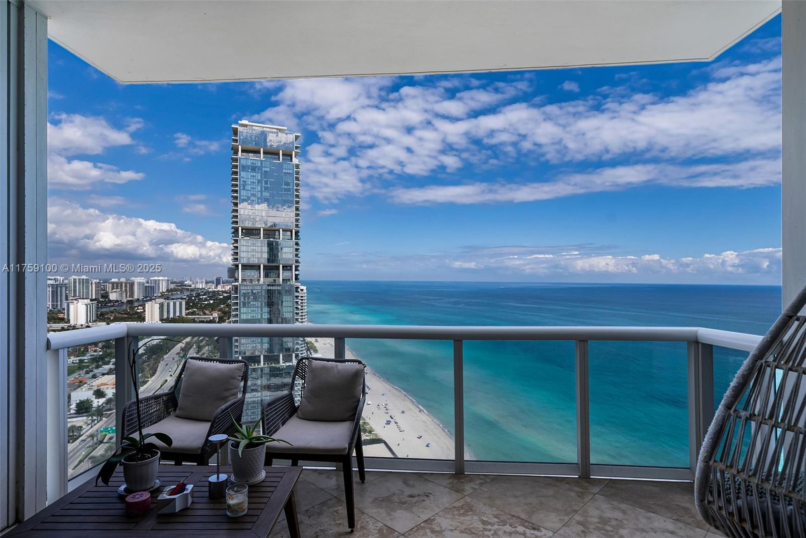 TRUMP ROYALE - Residential