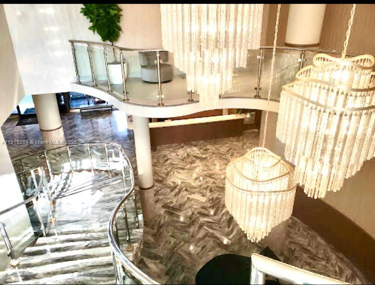 THE CARRIAGE HOUSE CONDO - Residential