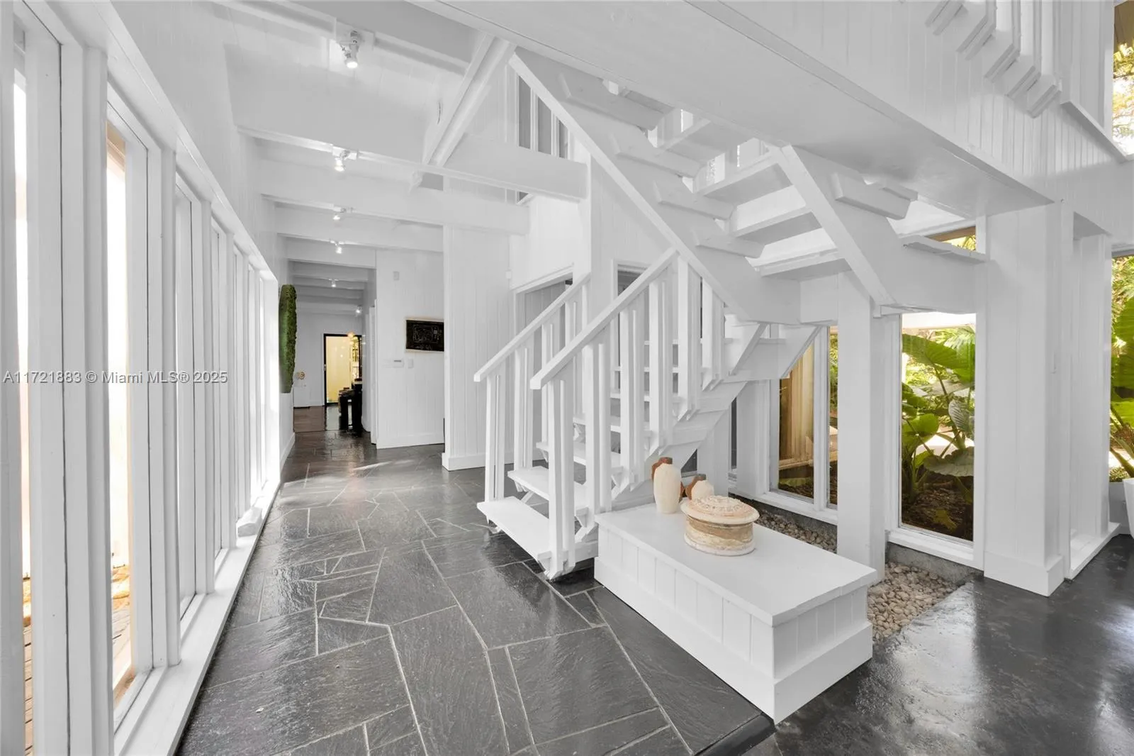 Coral Gables, Florida 33156, United States, 4 Bedrooms Bedrooms, ,4 BathroomsBathrooms,Residential,Active,20168