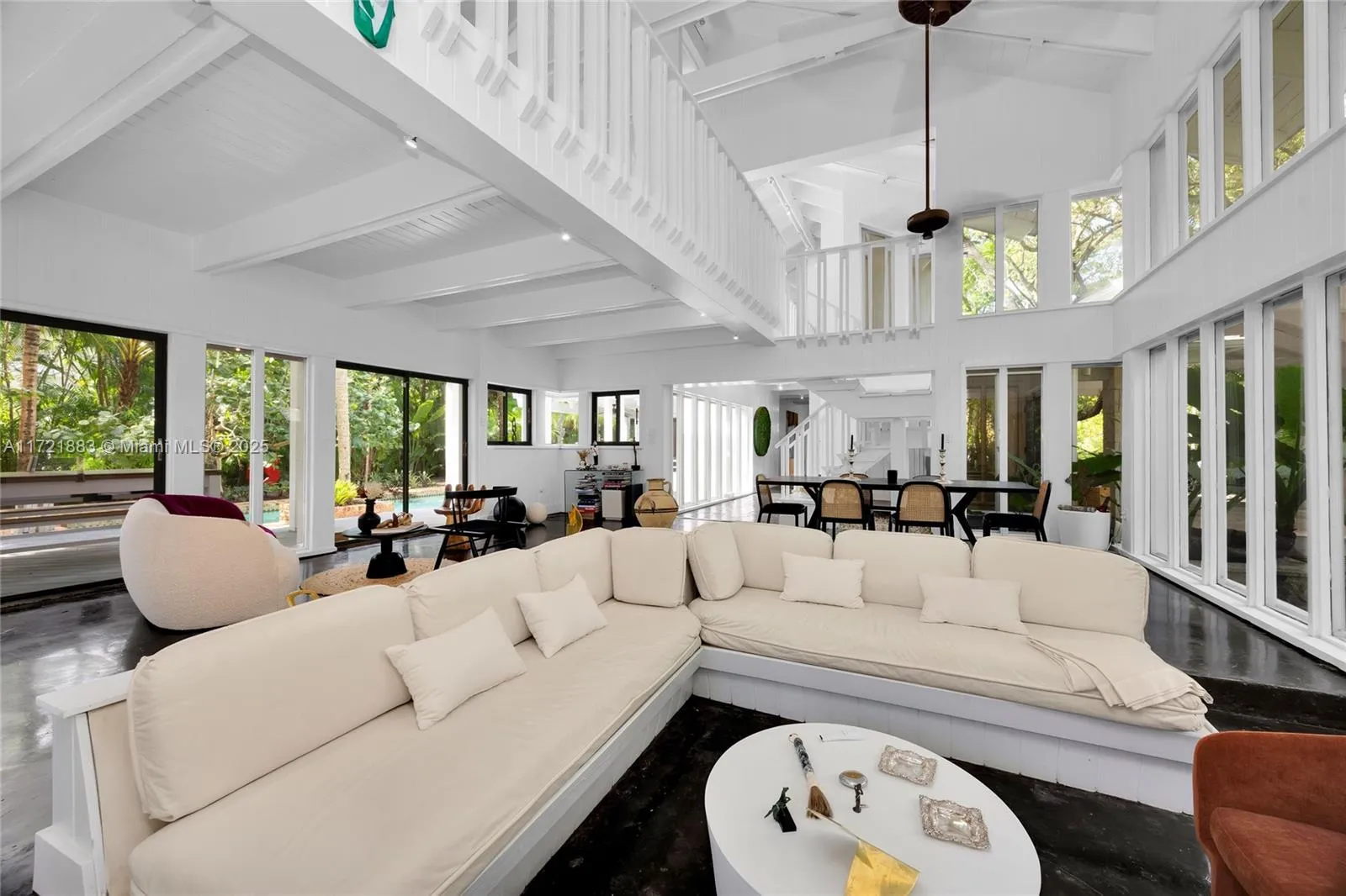 Coral Gables, Florida 33156, United States, 4 Bedrooms Bedrooms, ,4 BathroomsBathrooms,Residential,Active,20168