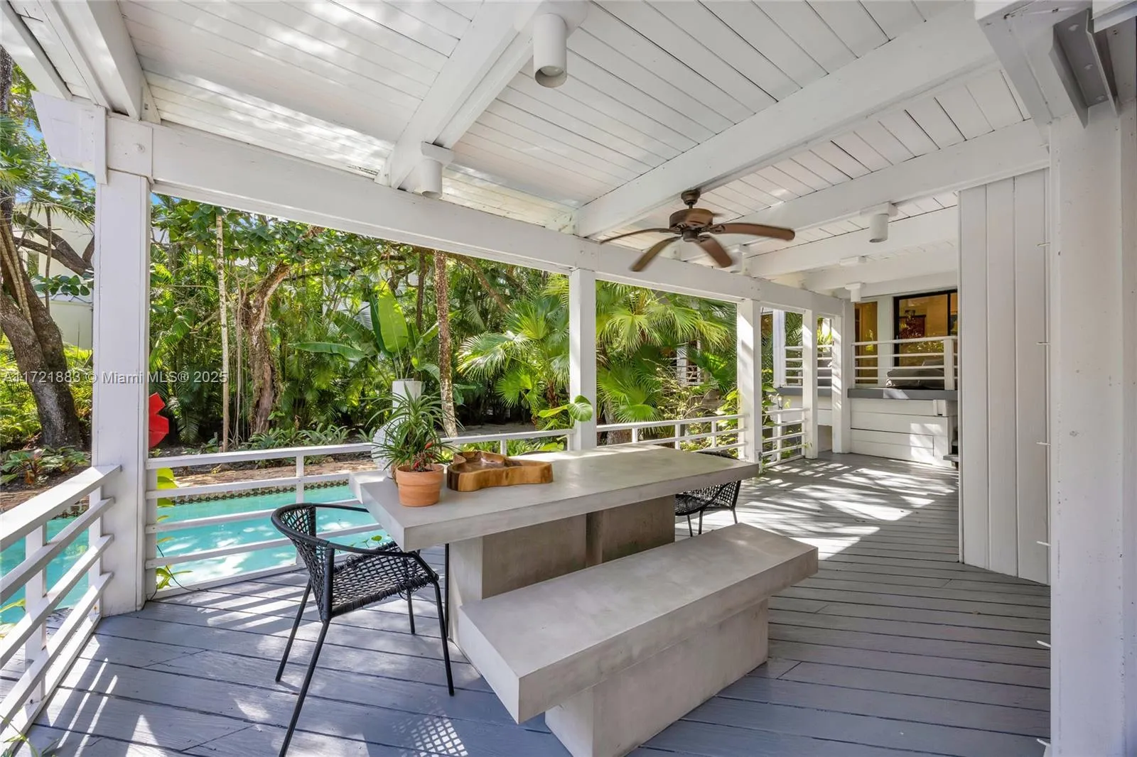 Coral Gables, Florida 33156, United States, 4 Bedrooms Bedrooms, ,4 BathroomsBathrooms,Residential,Active,20168