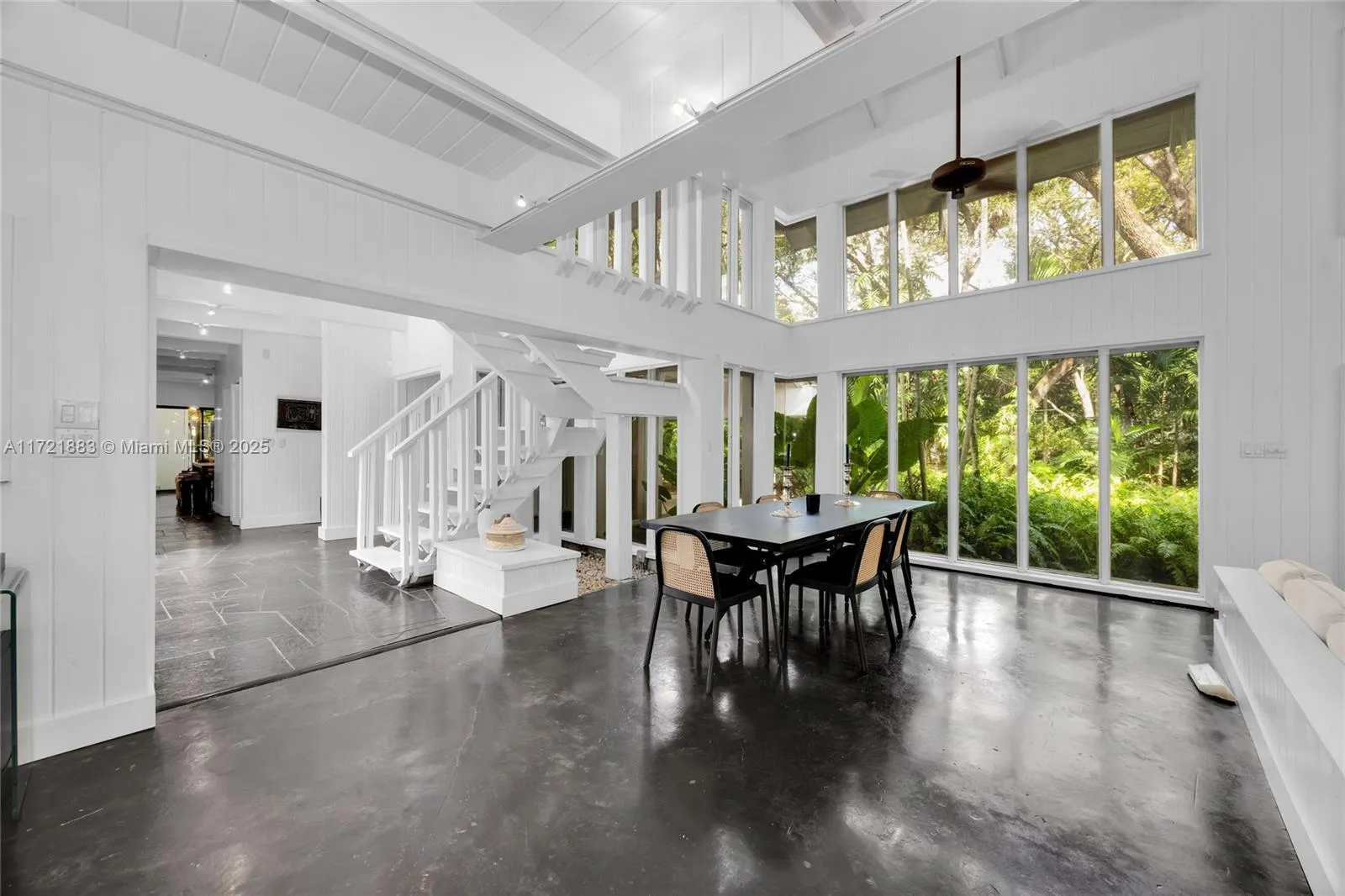 Coral Gables, Florida 33156, United States, 4 Bedrooms Bedrooms, ,4 BathroomsBathrooms,Residential,Active,20168