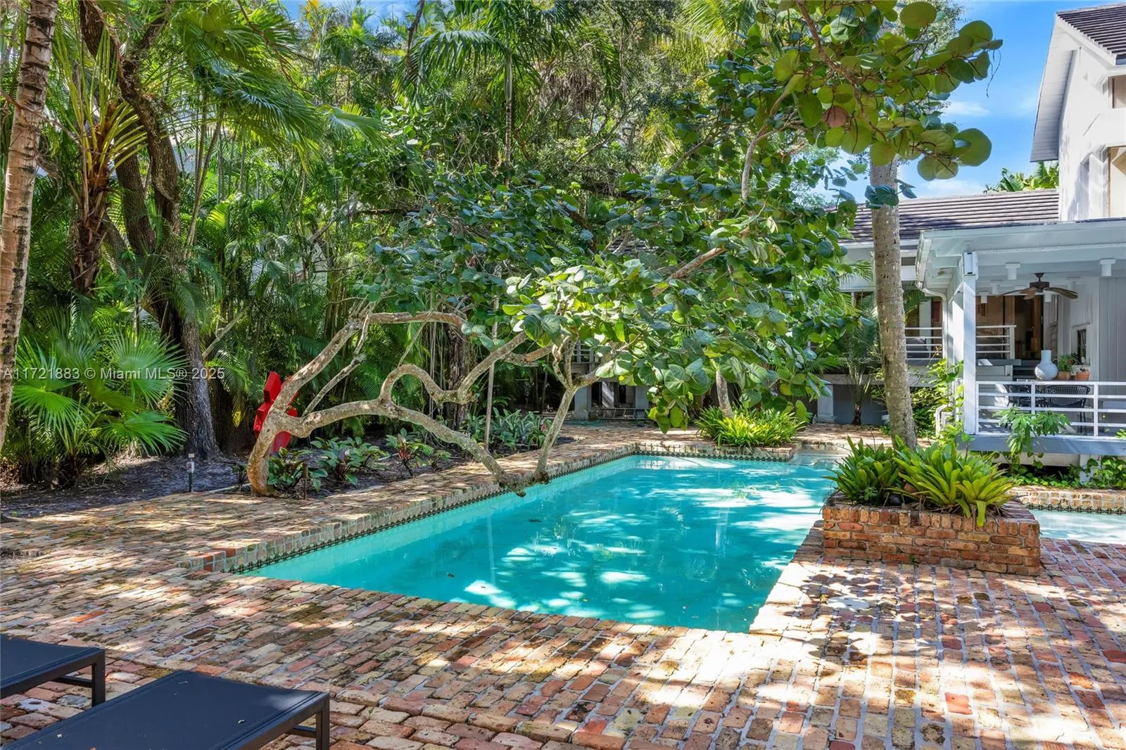 Coral Gables, Florida 33156, United States, 4 Bedrooms Bedrooms, ,4 BathroomsBathrooms,Residential,Active,20168