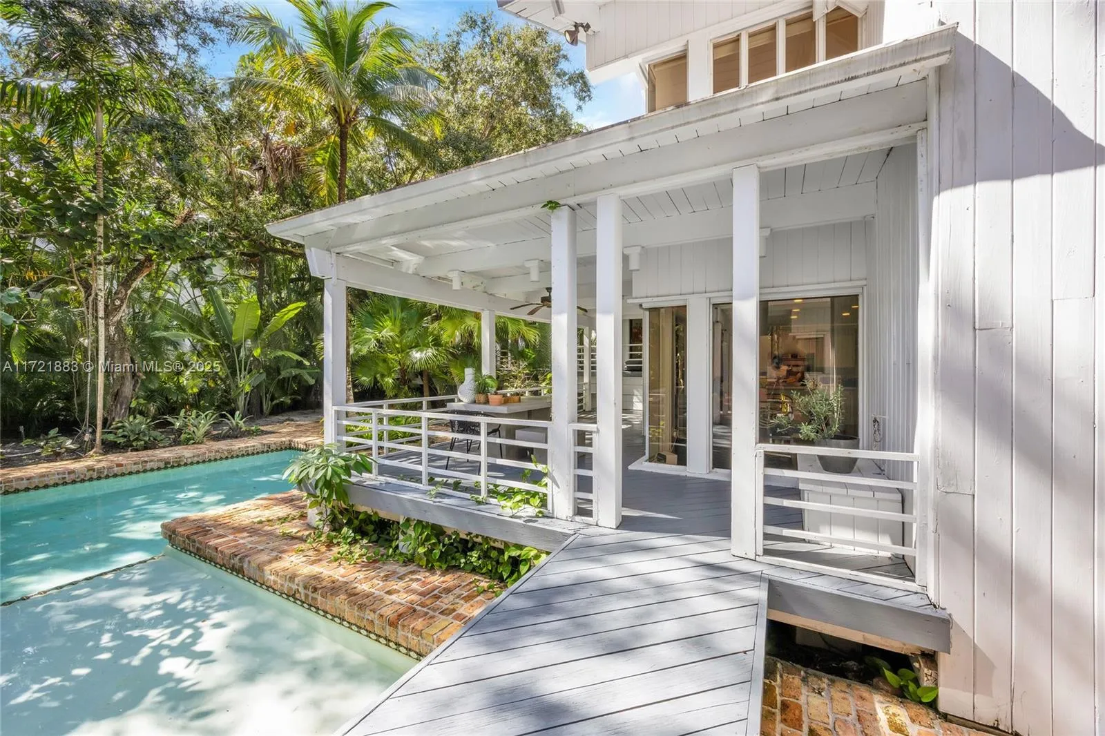 Coral Gables, Florida 33156, United States, 4 Bedrooms Bedrooms, ,4 BathroomsBathrooms,Residential,Active,20168