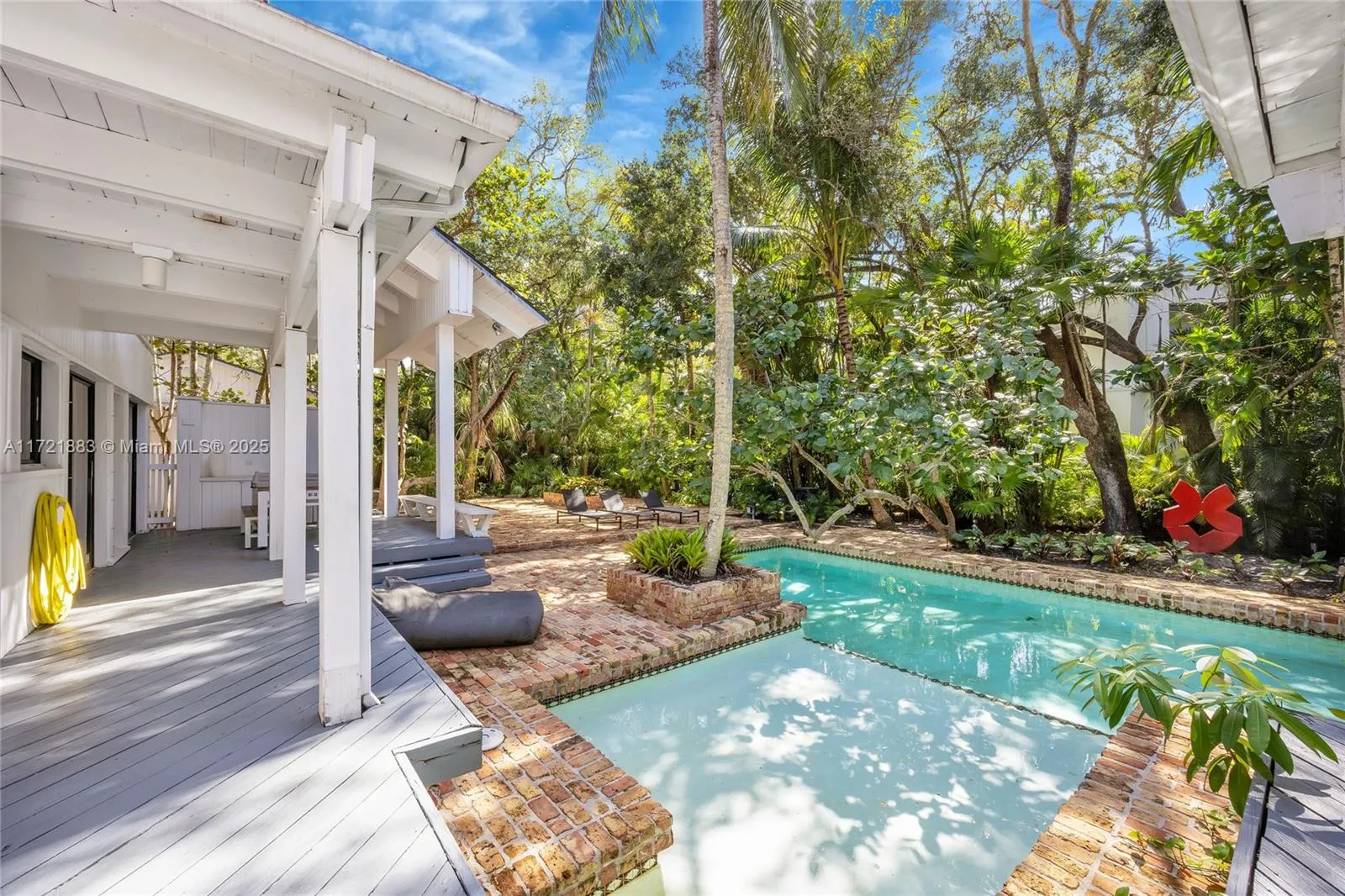 Coral Gables, Florida 33156, United States, 4 Bedrooms Bedrooms, ,4 BathroomsBathrooms,Residential,Active,20168