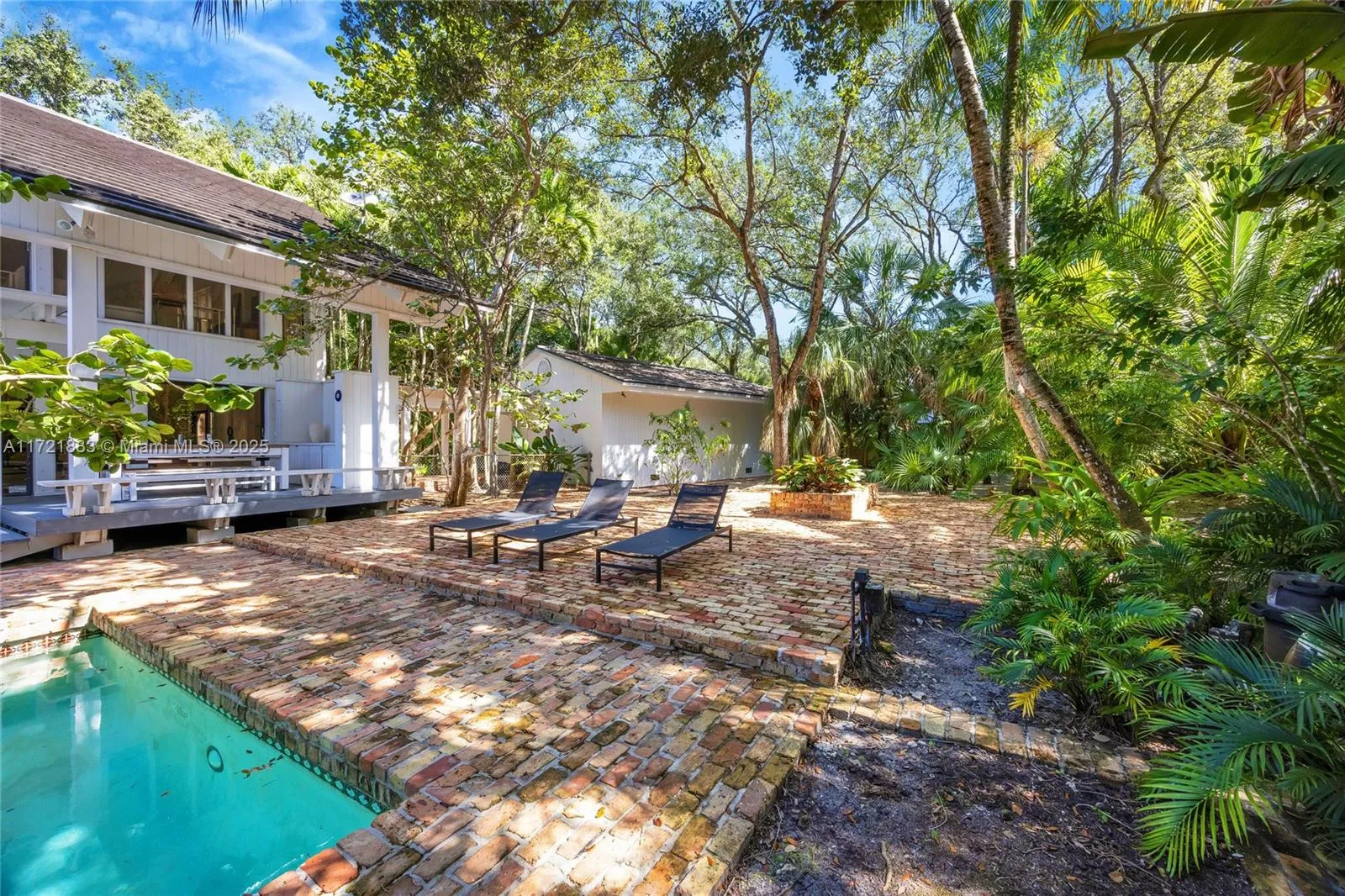 Coral Gables, Florida 33156, United States, 4 Bedrooms Bedrooms, ,4 BathroomsBathrooms,Residential,Active,20168