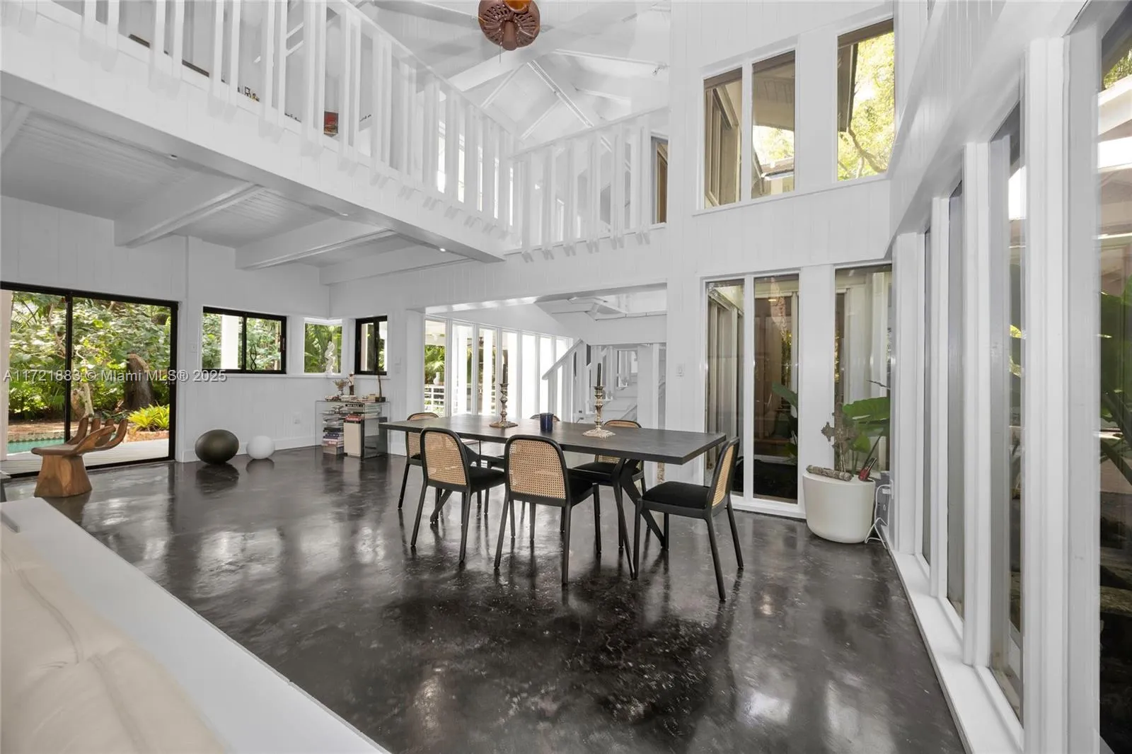 Coral Gables, Florida 33156, United States, 4 Bedrooms Bedrooms, ,4 BathroomsBathrooms,Residential,Active,20168