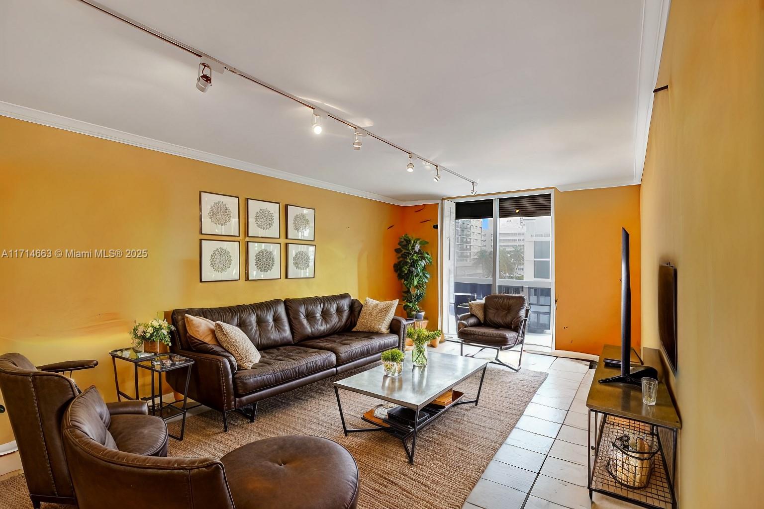 Property for Sale at 1776 James Ave 5B, Miami Beach, Miami-Dade County, Florida - Bedrooms: 1 
Bathrooms: 1  - $239,500