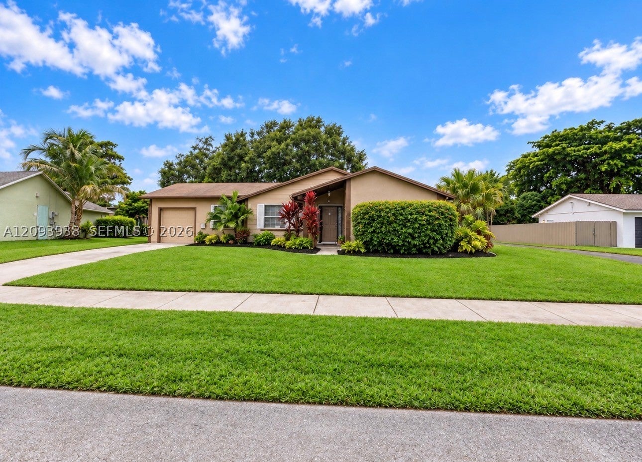 908 Cardinal Pl