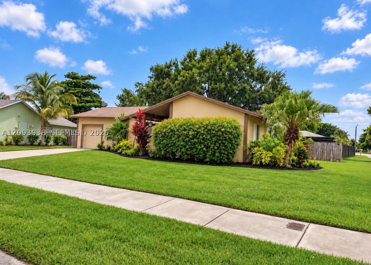 908 Cardinal Pl