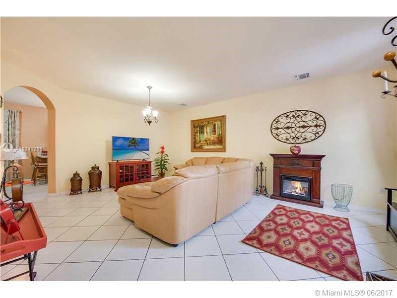 CASA DEL SUR - Residential Lease