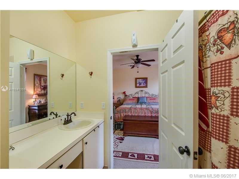 CASA DEL SUR - Residential Lease