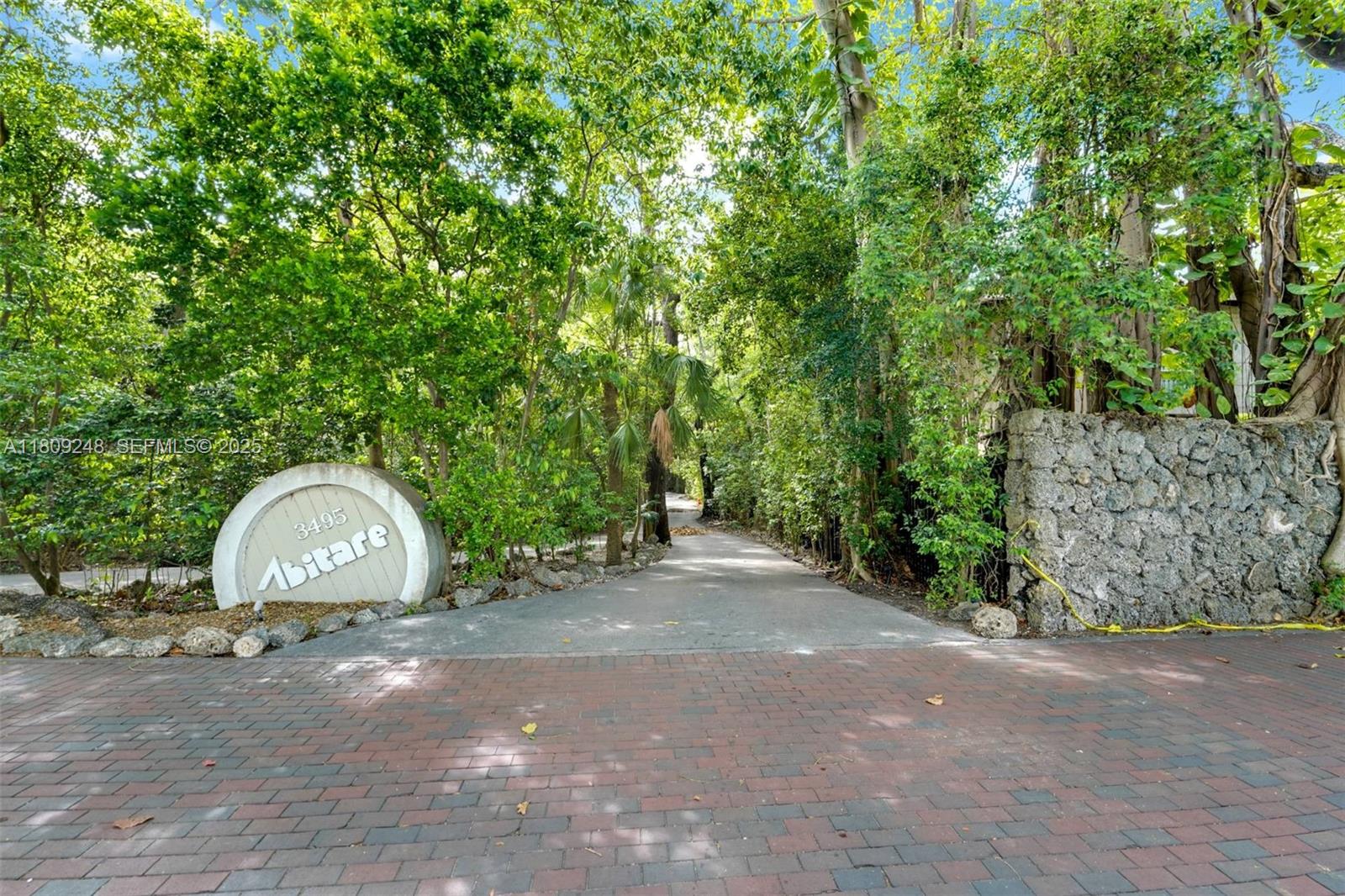 ABITARE CONDO - Residential