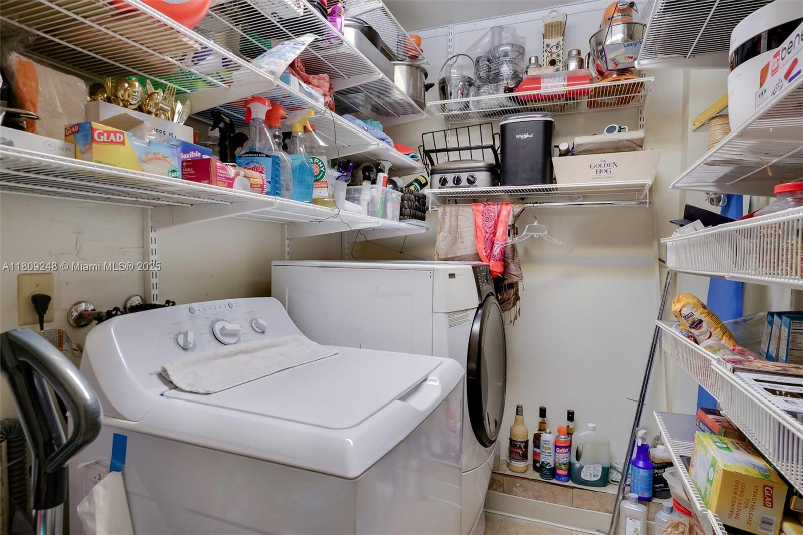 ABITARE CONDO - Residential