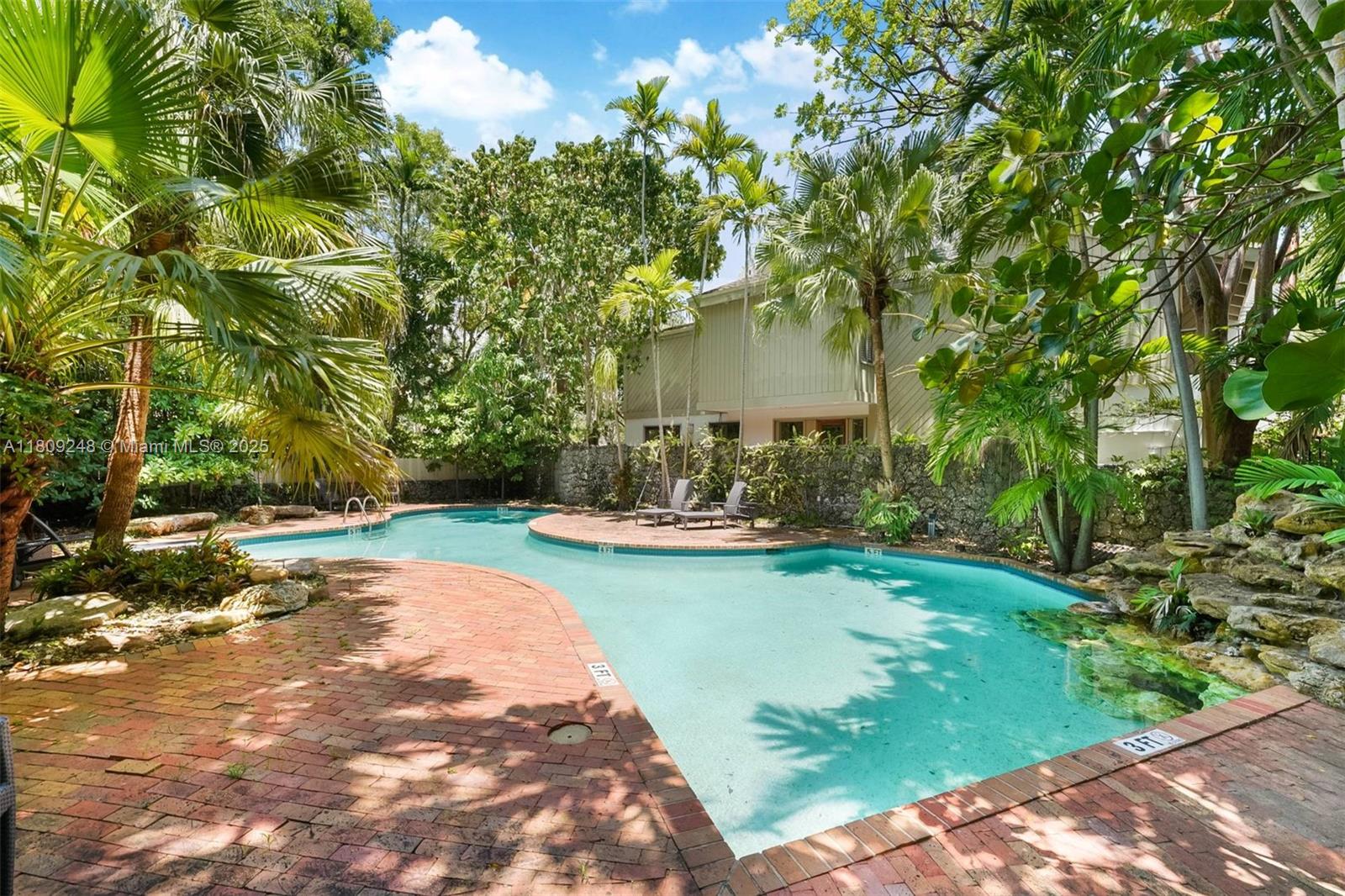 ABITARE CONDO - Residential