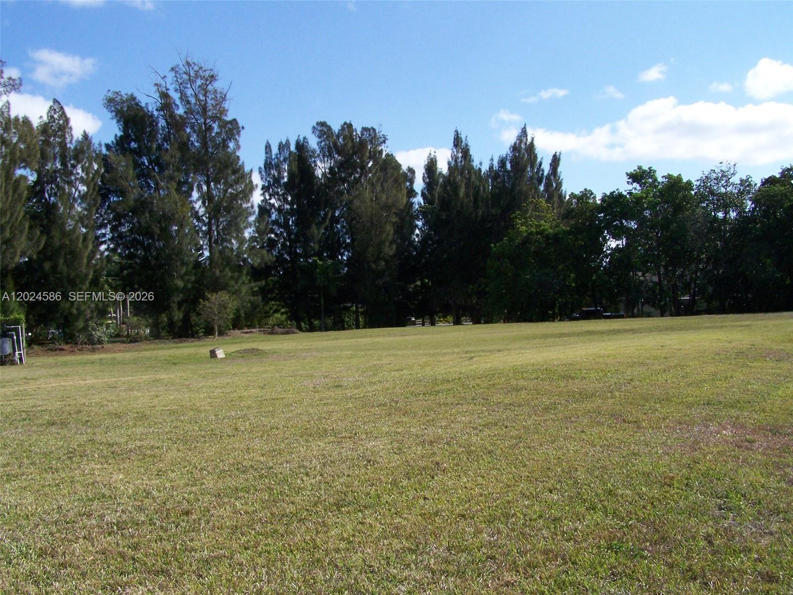 PARADISE FARMS - Land