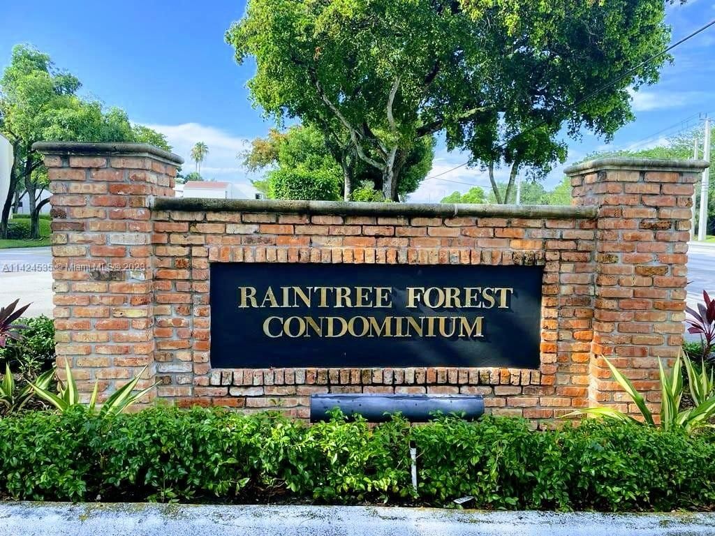 Photo of 301 N Pine Island Rd #109, Plantation, FL 33324 (MLS # A11424535)