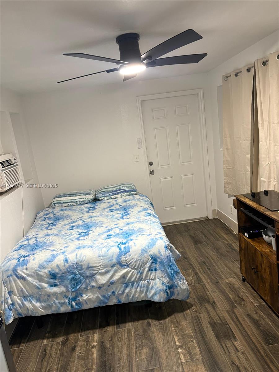 HOLLYWOOD PARK - Residential Lease