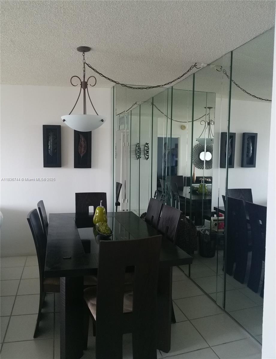 3675 N Country Club Dr 2005