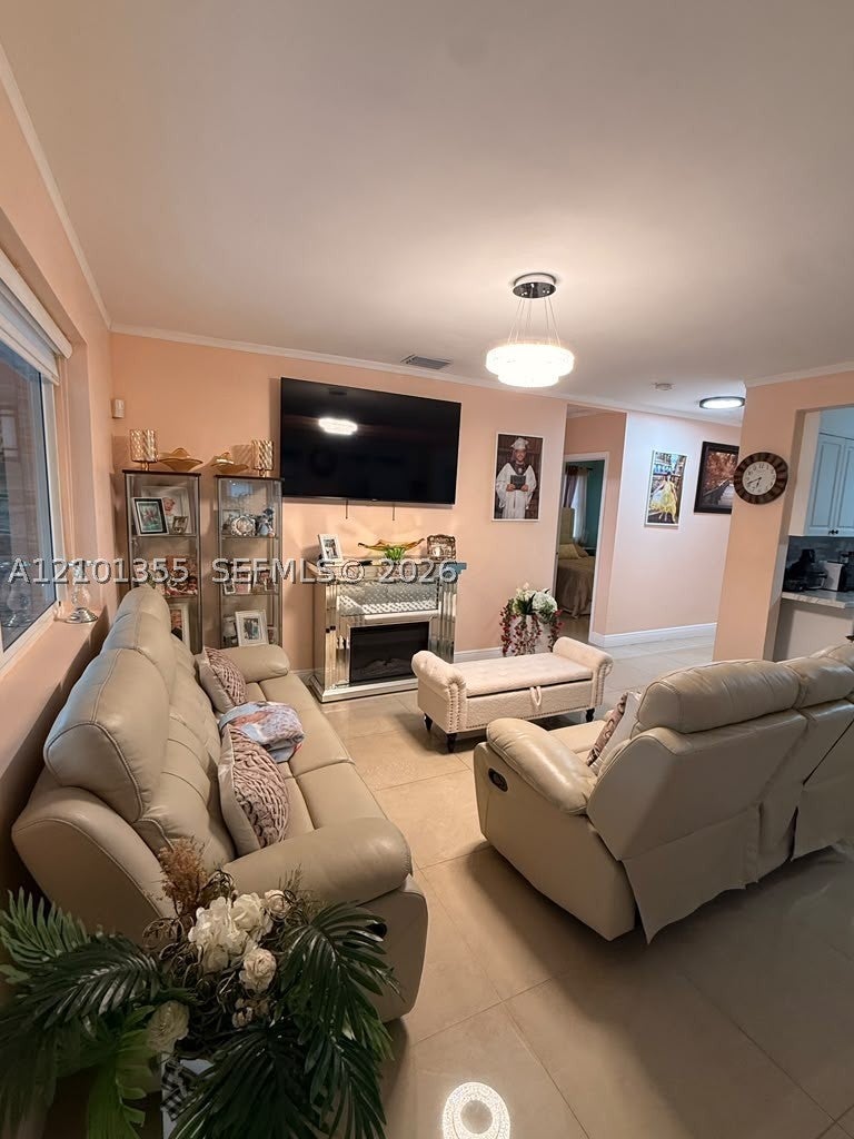 1290 NW 15th St