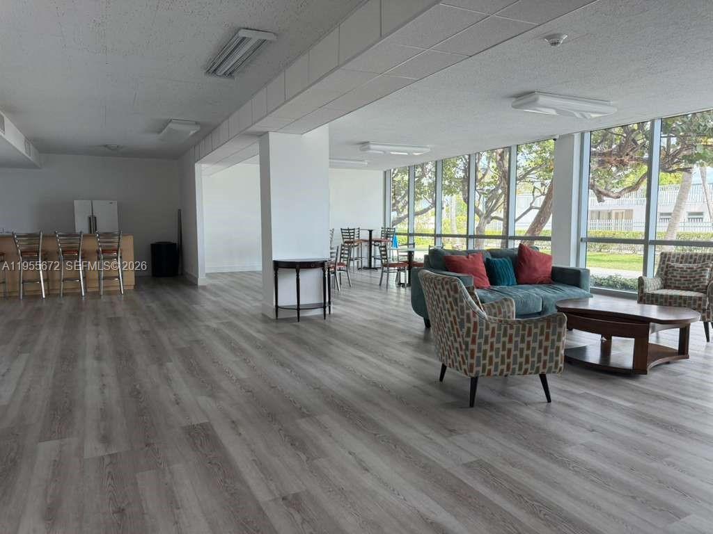 MIRASOL OCEAN TOWERS COND - Residential