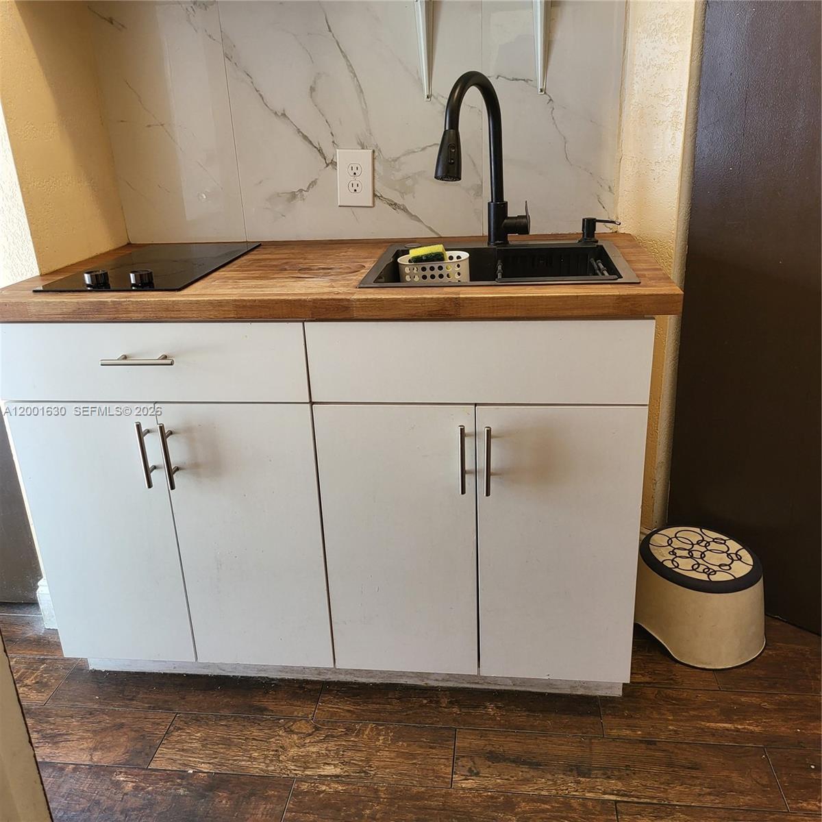 COLLEGE PARK - Residential Lease