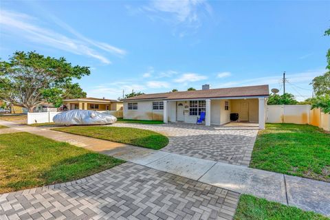 Single Family Residence in Pompano Beach FL 2736 2nd Ave Ave 23.jpg