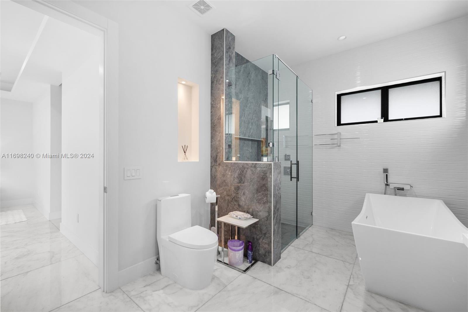 CORAL PINES - Residential