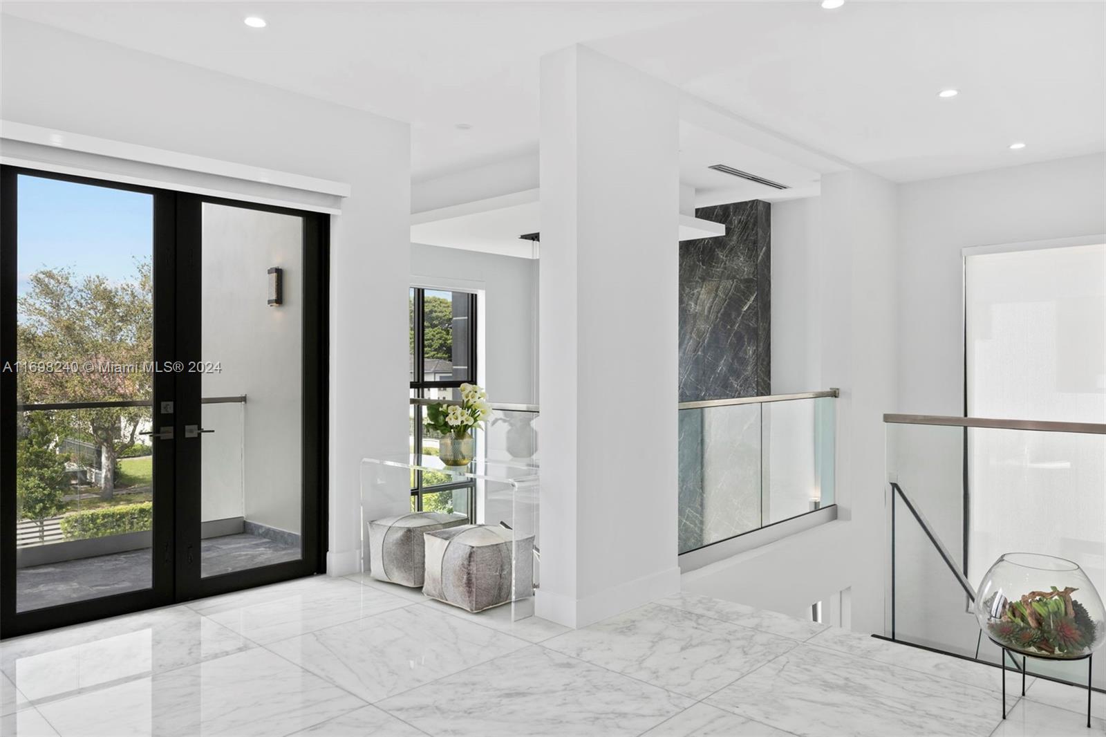 CORAL PINES - Residential