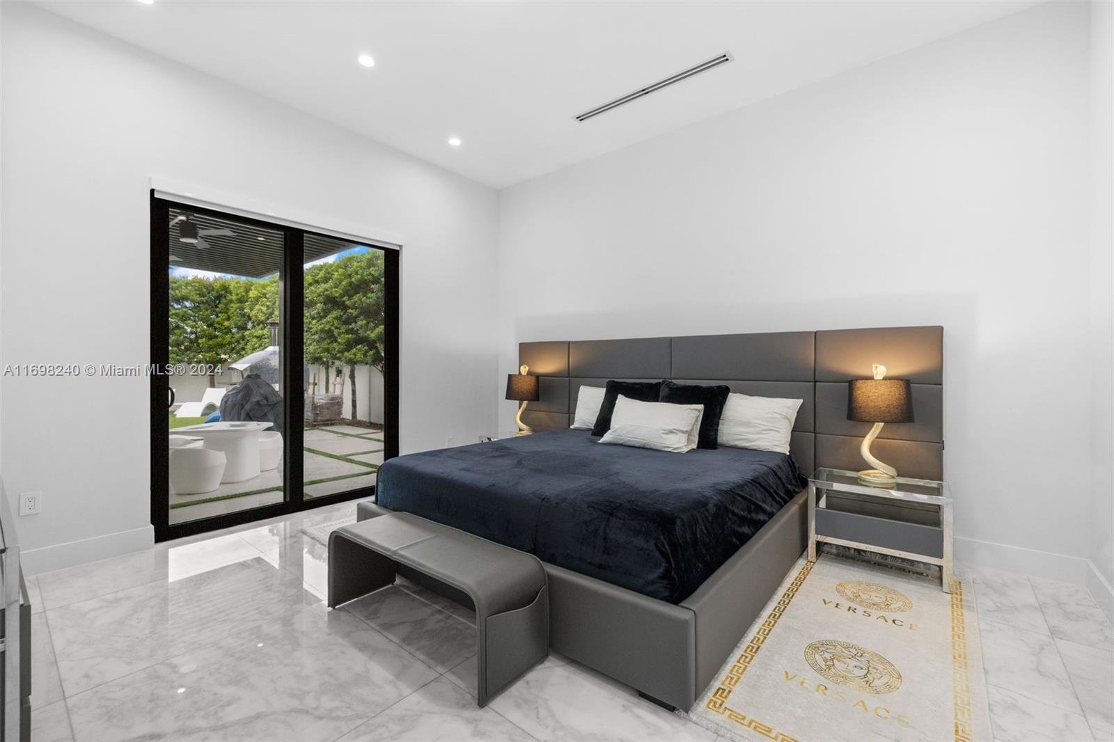 CORAL PINES - Residential