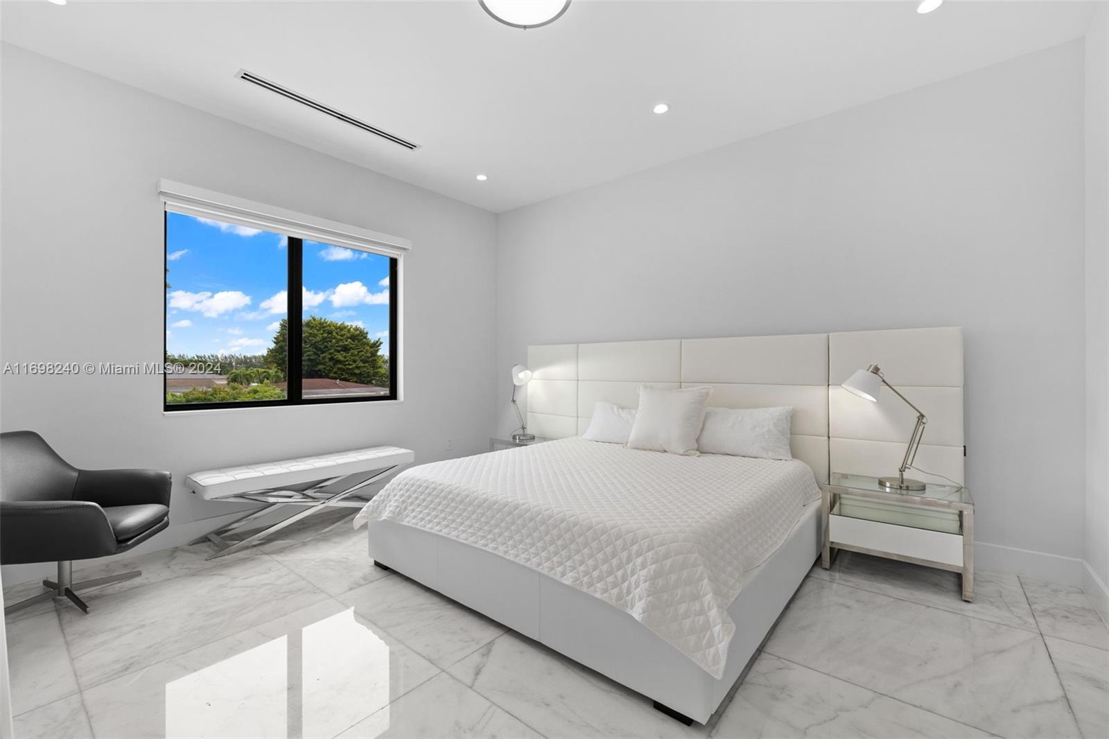 CORAL PINES - Residential