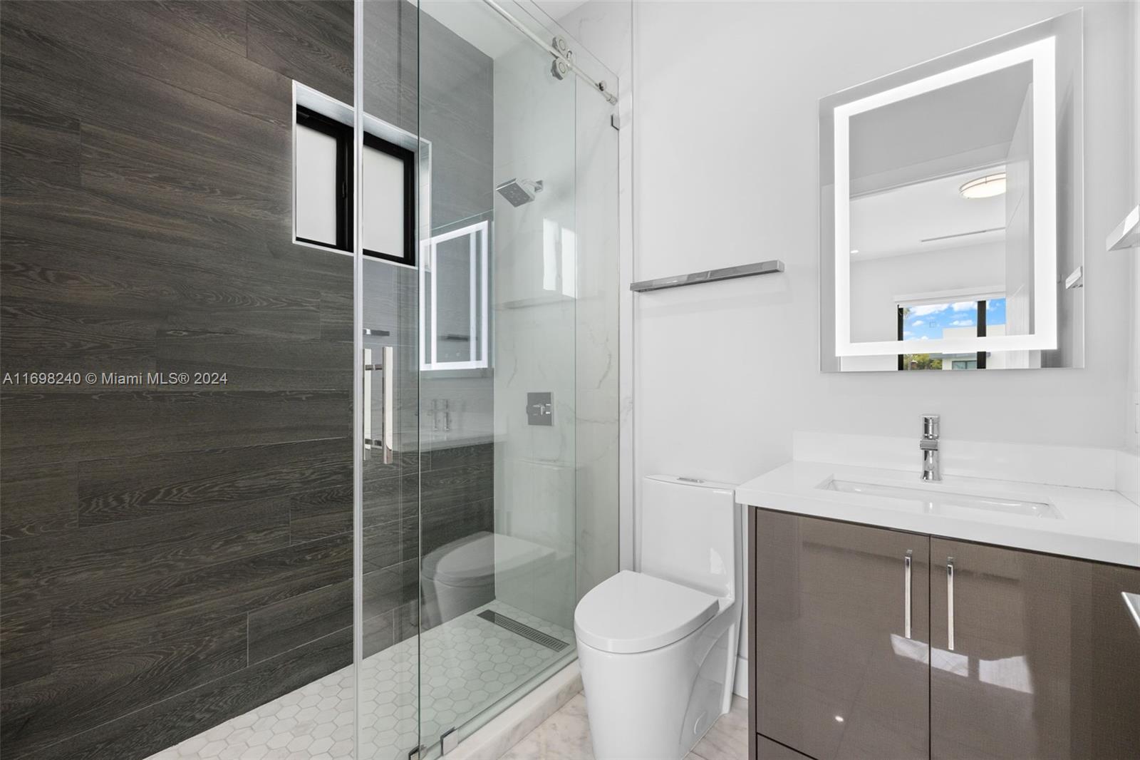 CORAL PINES - Residential