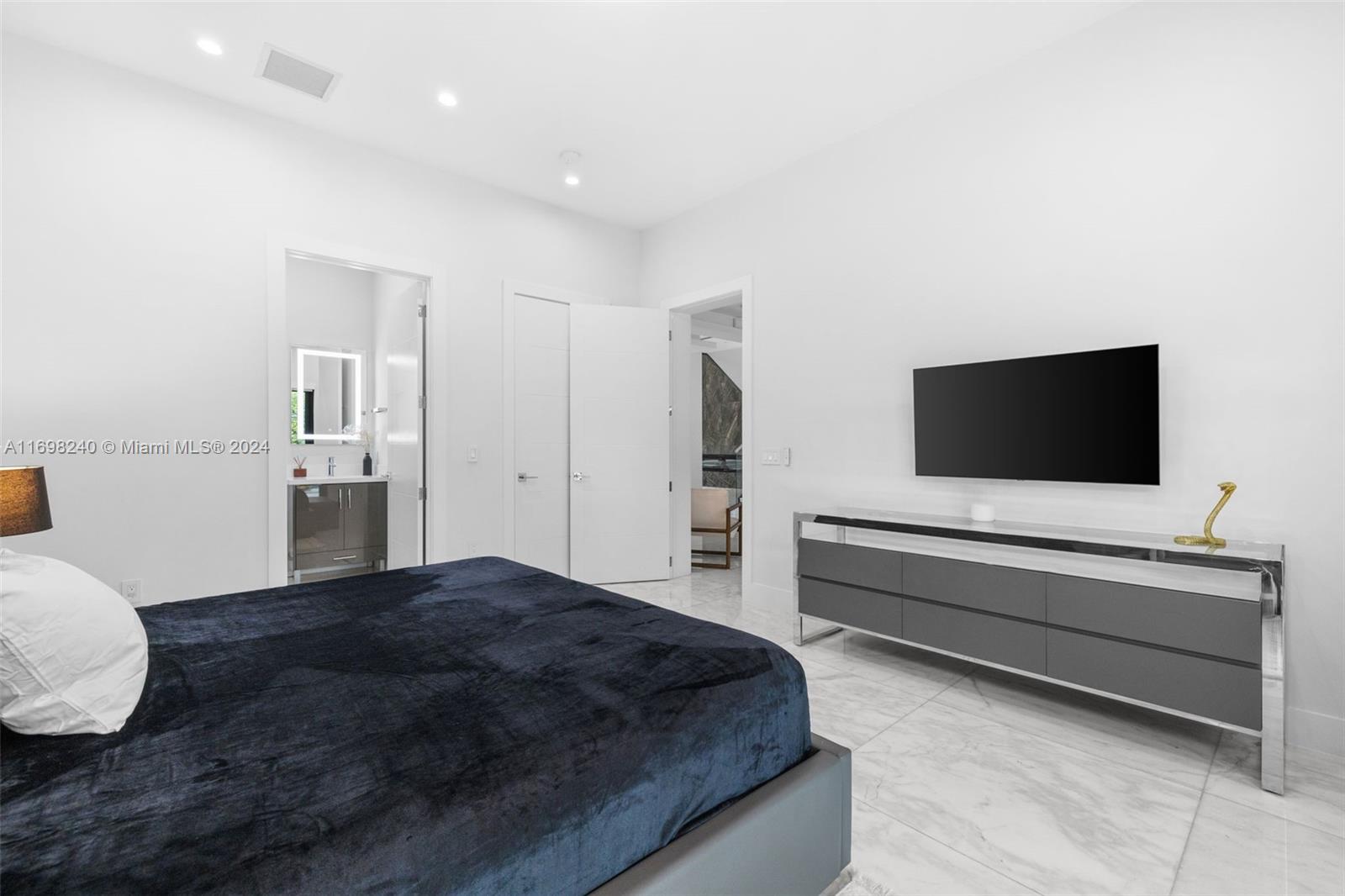 CORAL PINES - Residential