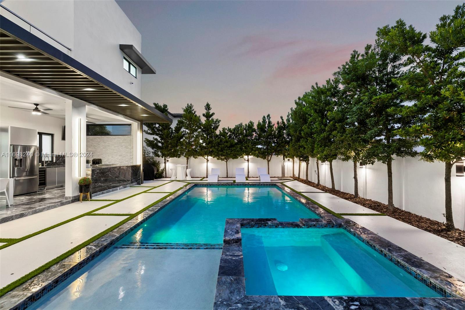 CORAL PINES - Residential