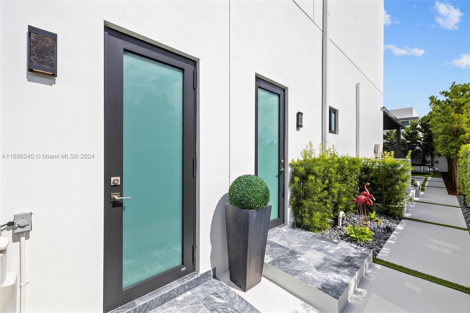 CORAL PINES - Residential