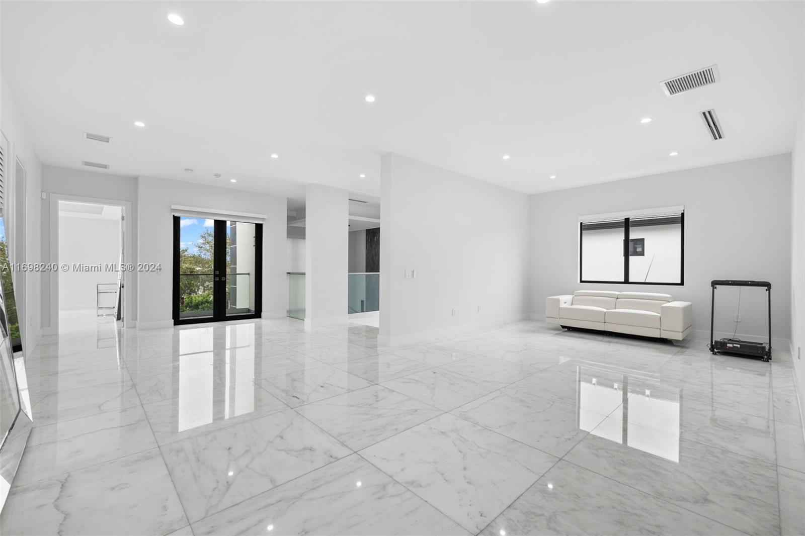 CORAL PINES - Residential