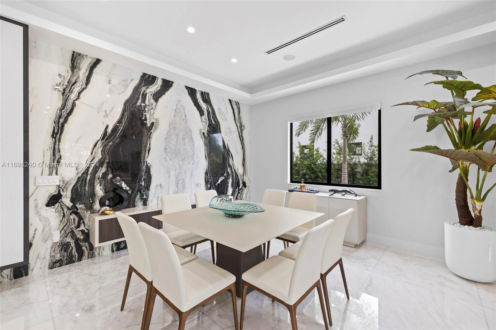 CORAL PINES - Residential