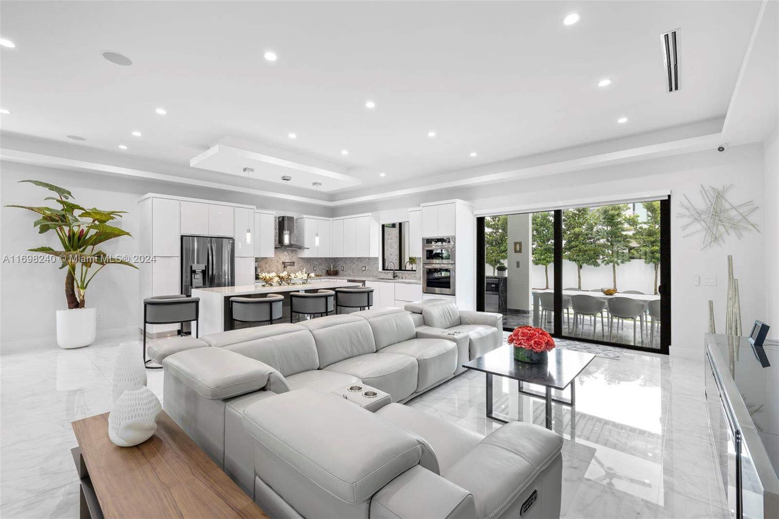 CORAL PINES - Residential