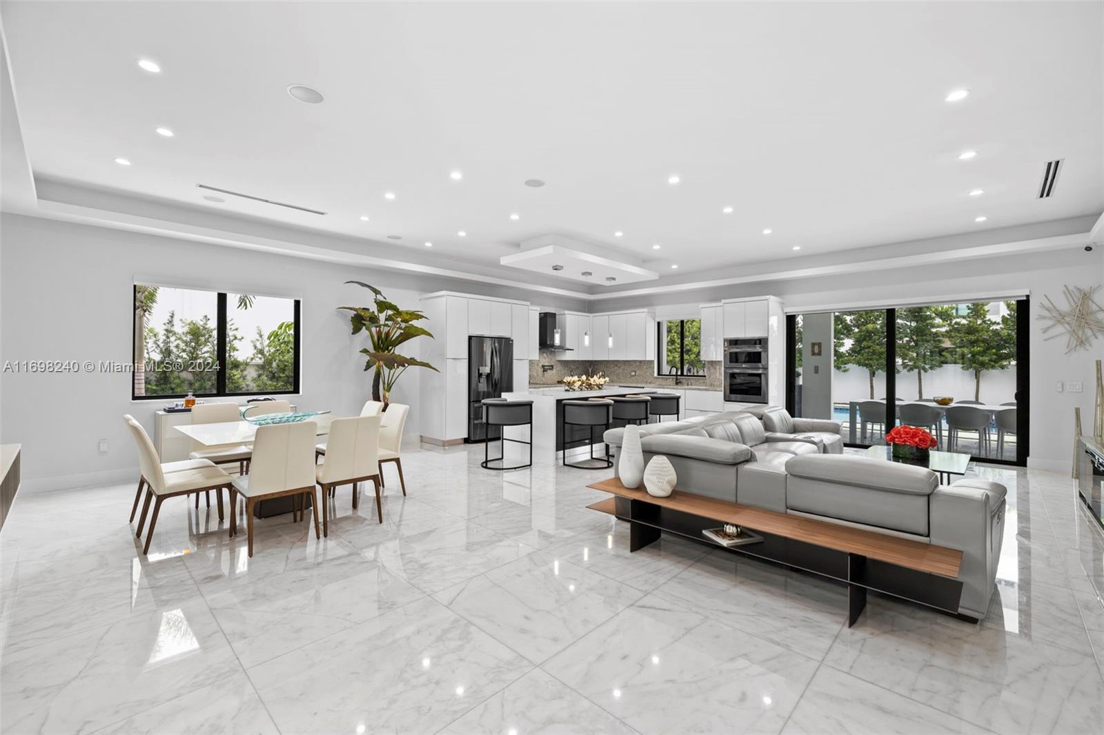 CORAL PINES - Residential