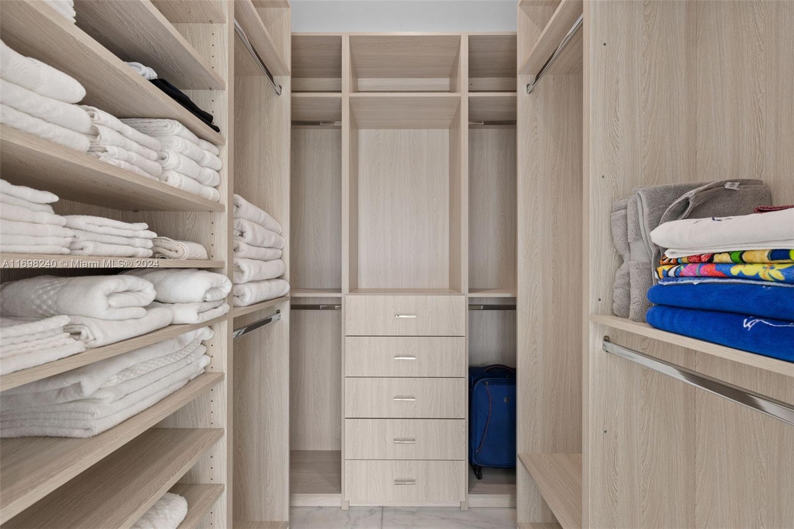 CORAL PINES - Residential