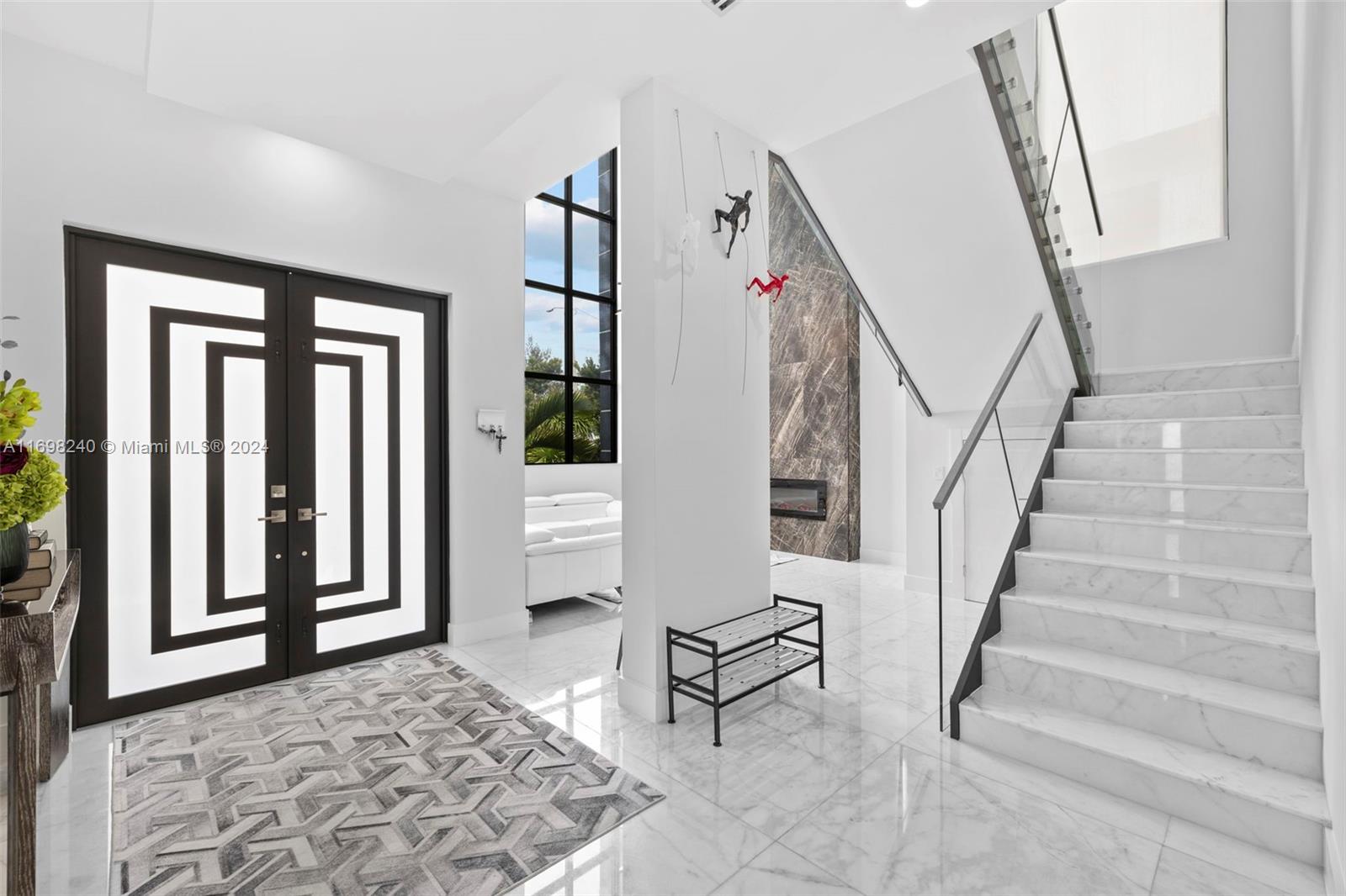 CORAL PINES - Residential