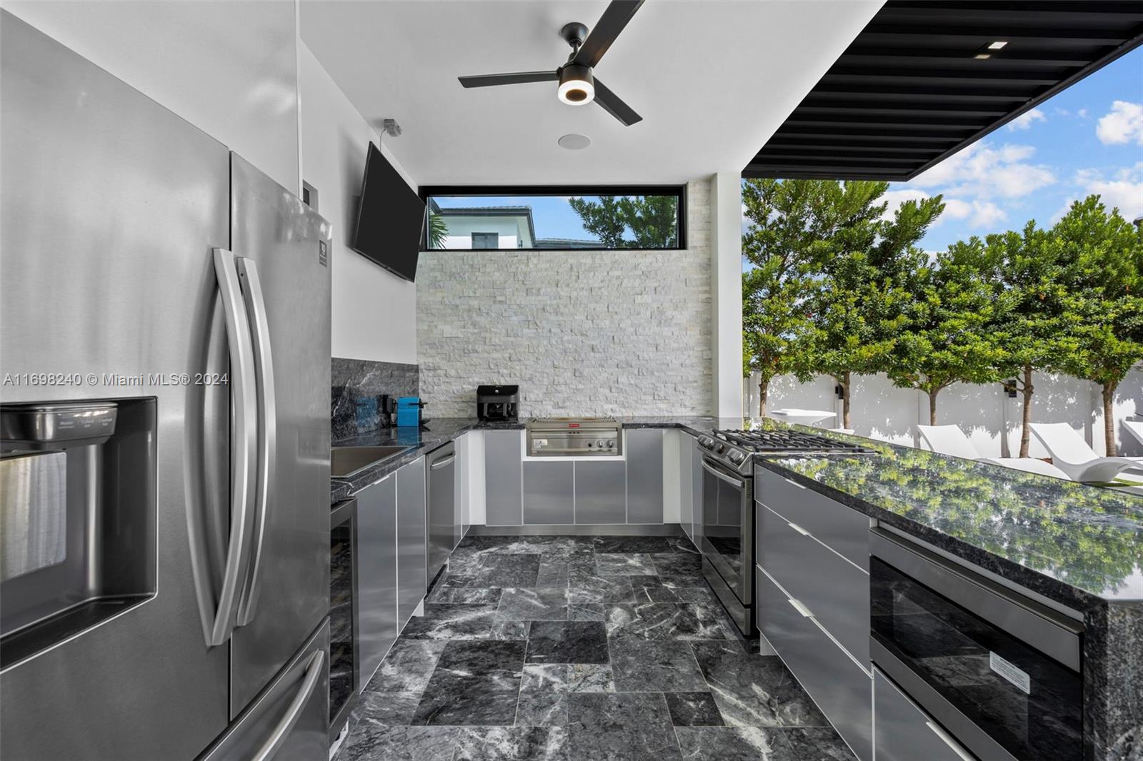 CORAL PINES - Residential