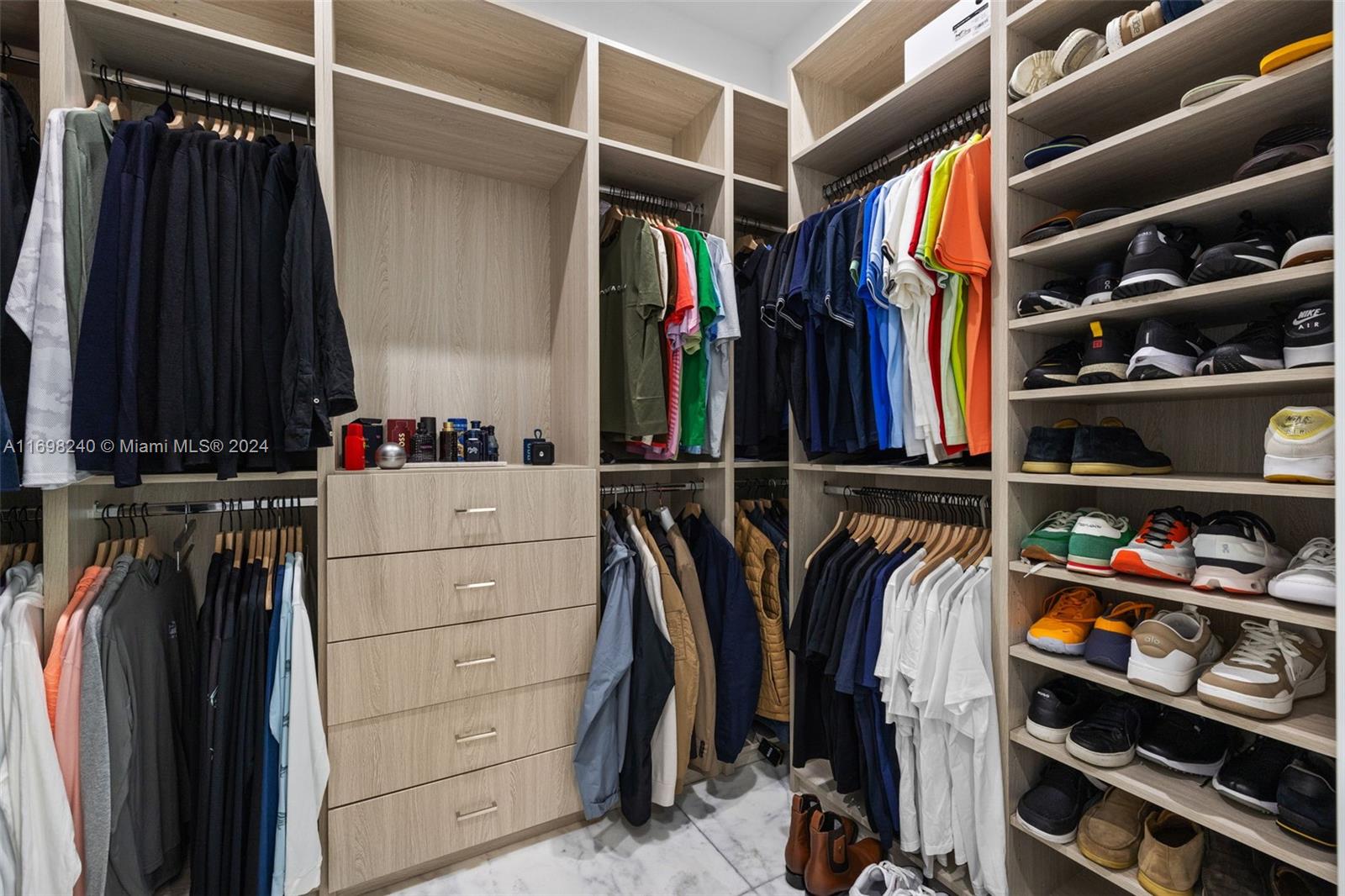 CORAL PINES - Residential