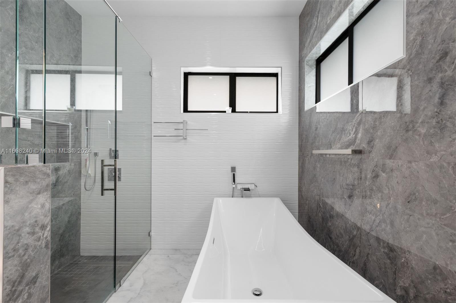 CORAL PINES - Residential