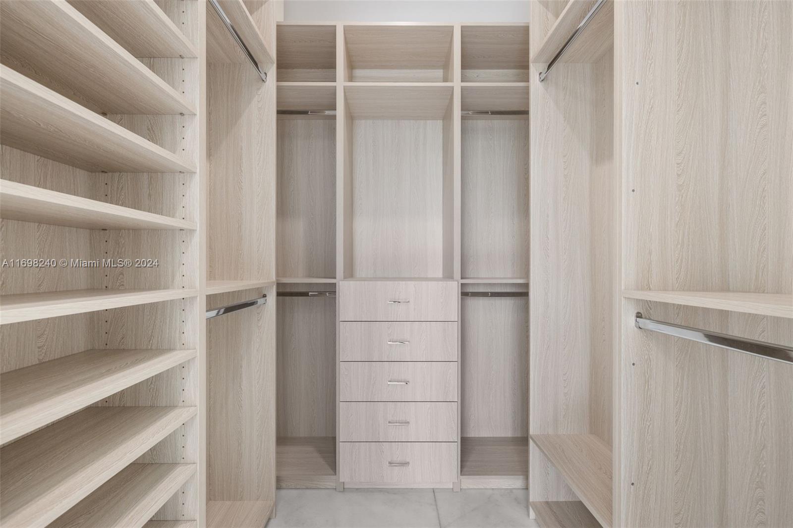 CORAL PINES - Residential