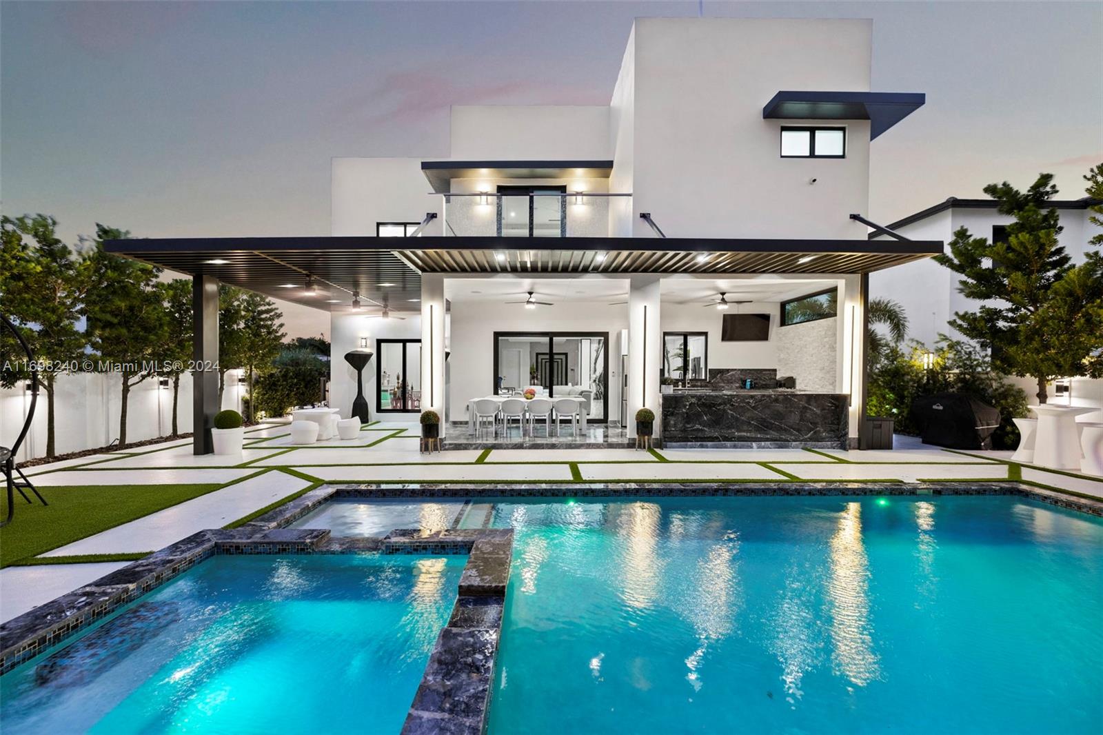 CORAL PINES - Residential