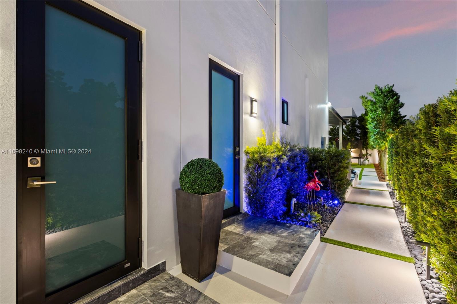 CORAL PINES - Residential