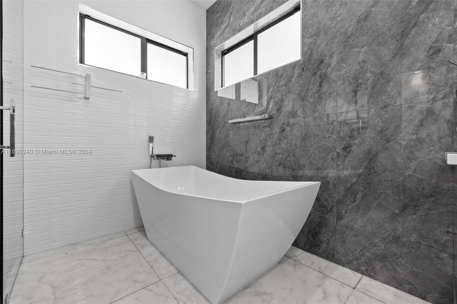 CORAL PINES - Residential